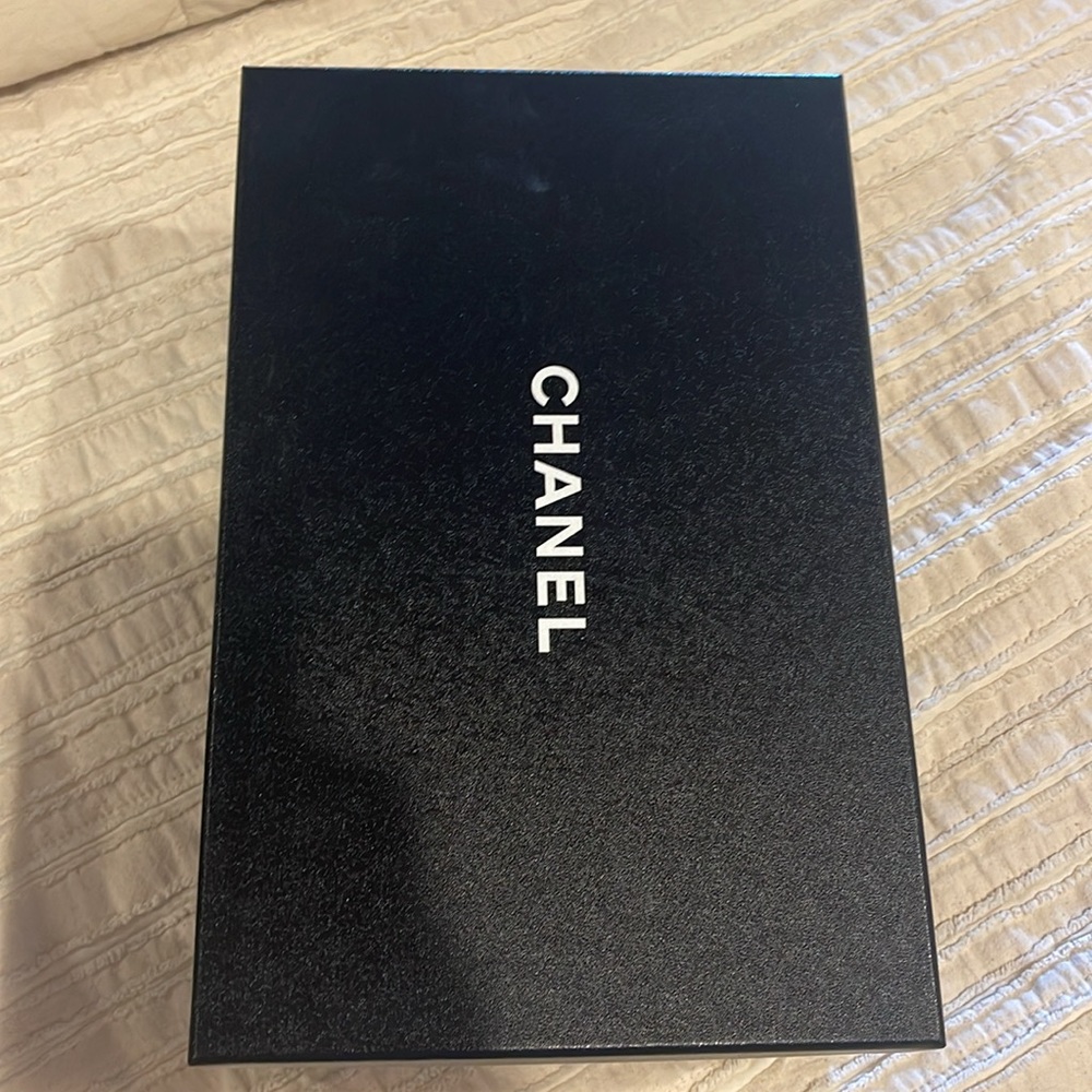 AUTHENTIC Chanel Black Sneakers, Size 41 🖤 - Picture 6 of 6